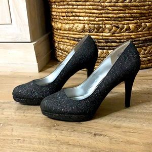 Fioni sparkle gray heels size 8.5